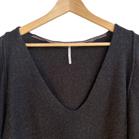 Free People Wool Blend Slubby Fringe V-Neck Sweater Gray-Brown-Black Size S - Picture 3 of 7